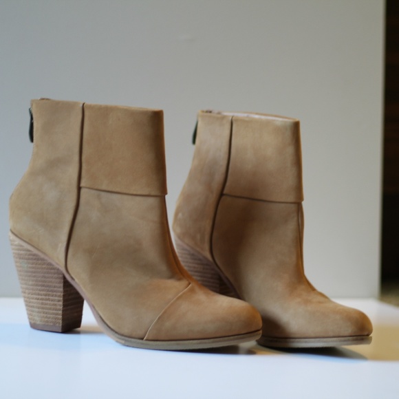 Vince Camuto | Suede Ankle Booties almost new - Picture 2 of 6